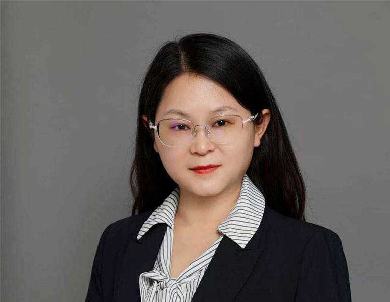 高级合伙人:田成芳律师缩略图