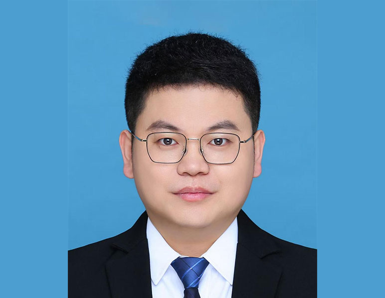 高级合伙人:于文广律师缩略图